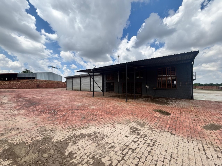 To Let commercial Property for Rent in Klerksdorp Industrial North West